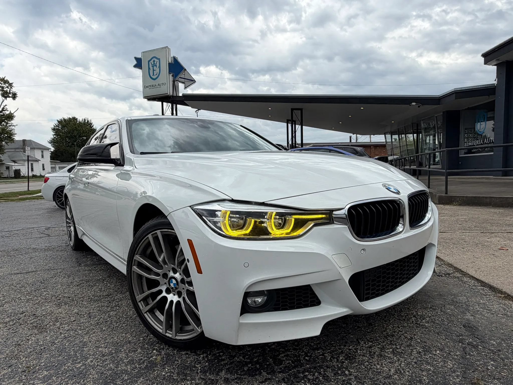 Used 2017 BMW 340i xDrive Sedan AWD/4WD image 3