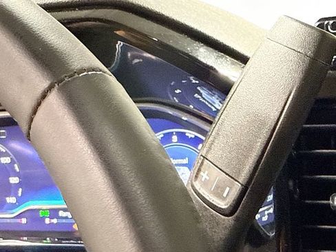 Used 2024 Chevrolet Silverado 1500 LT image 18