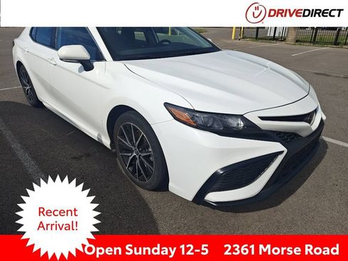 Used 2023 Toyota Camry SE w/ Convenience Package FWD image 1