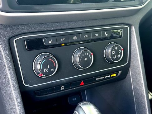 Certified 2023 Volkswagen Atlas Cross Sport SE FWD image 21