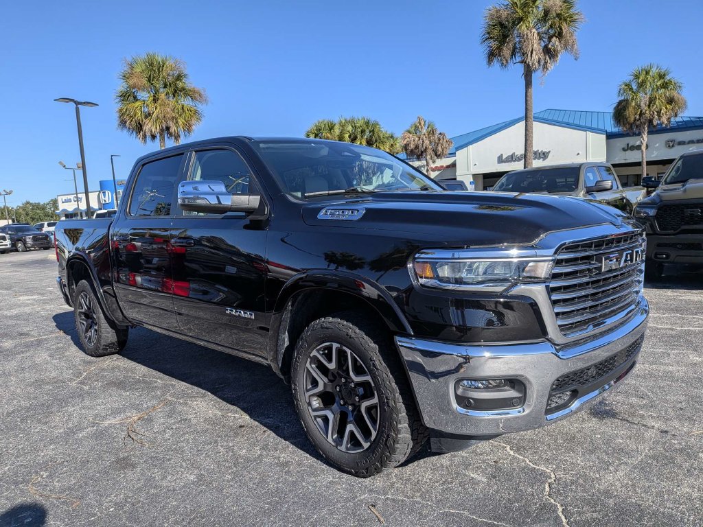 Used 2025 RAM 1500 Laramie AWD/4WD image 1