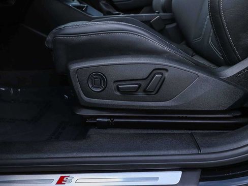 Used 2025 Audi Q3 2.0T Premium w/ Convenience Package AWD/4WD image 26
