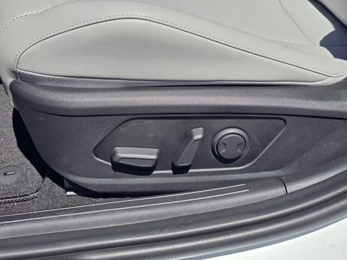 New 2026 Hyundai Elantra Limited FWD image 20