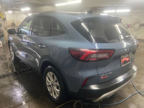 Used 2025 Ford Escape Active AWD/4WD image 9