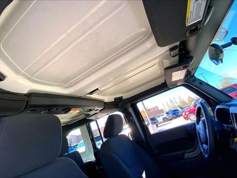 Used 2016 Jeep Wrangler Unlimited Sport image 12