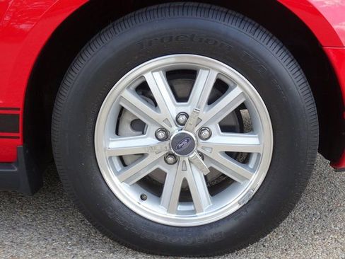 Used 2006 Ford Mustang Premium image 28