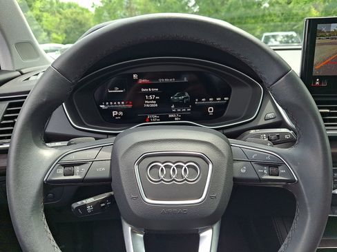 Used 2024 Audi Q5 2.0T Premium Plus w/ Premium Plus Package AWD/4WD image 19