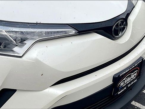 Used 2018 Toyota C-HR XLE FWD image 31