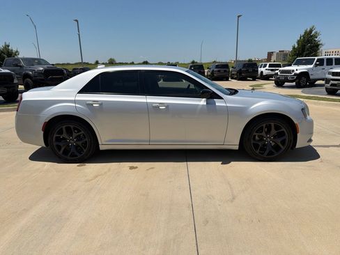 Used 2023 Chrysler 300 Touring w/ Sport Appearance Package RWD image 6