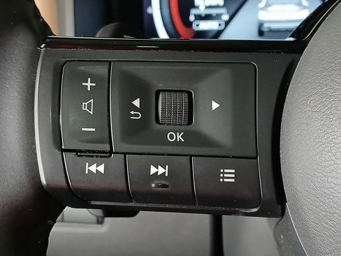 Used 2023 Nissan Rogue Platinum w/ Platinum Premium Package AWD/4WD image 28