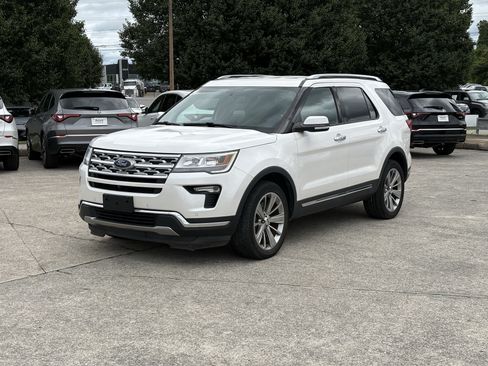 Used 2018 Ford Explorer Limited AWD/4WD image 2