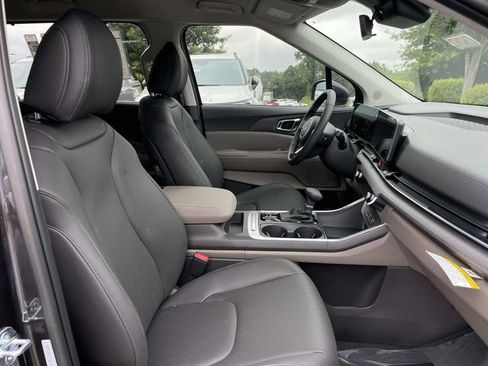 New 2026 Kia Carnival EX image 22