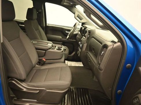 Used 2022 Chevrolet Silverado 1500 Custom w/ LPO, Dark Essentials Package AWD/4WD image 7