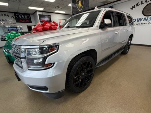 Used 2020 Chevrolet Suburban LT image 7