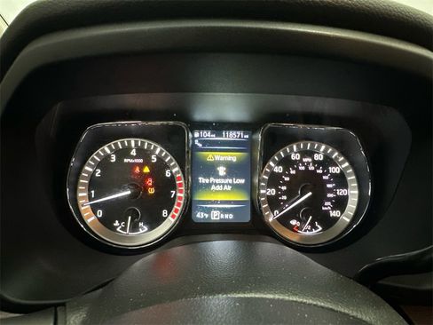 Used 2017 Nissan Titan Platinum Reserve image 28