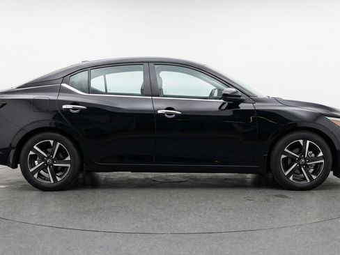 Used 2025 Nissan Sentra SV image 9