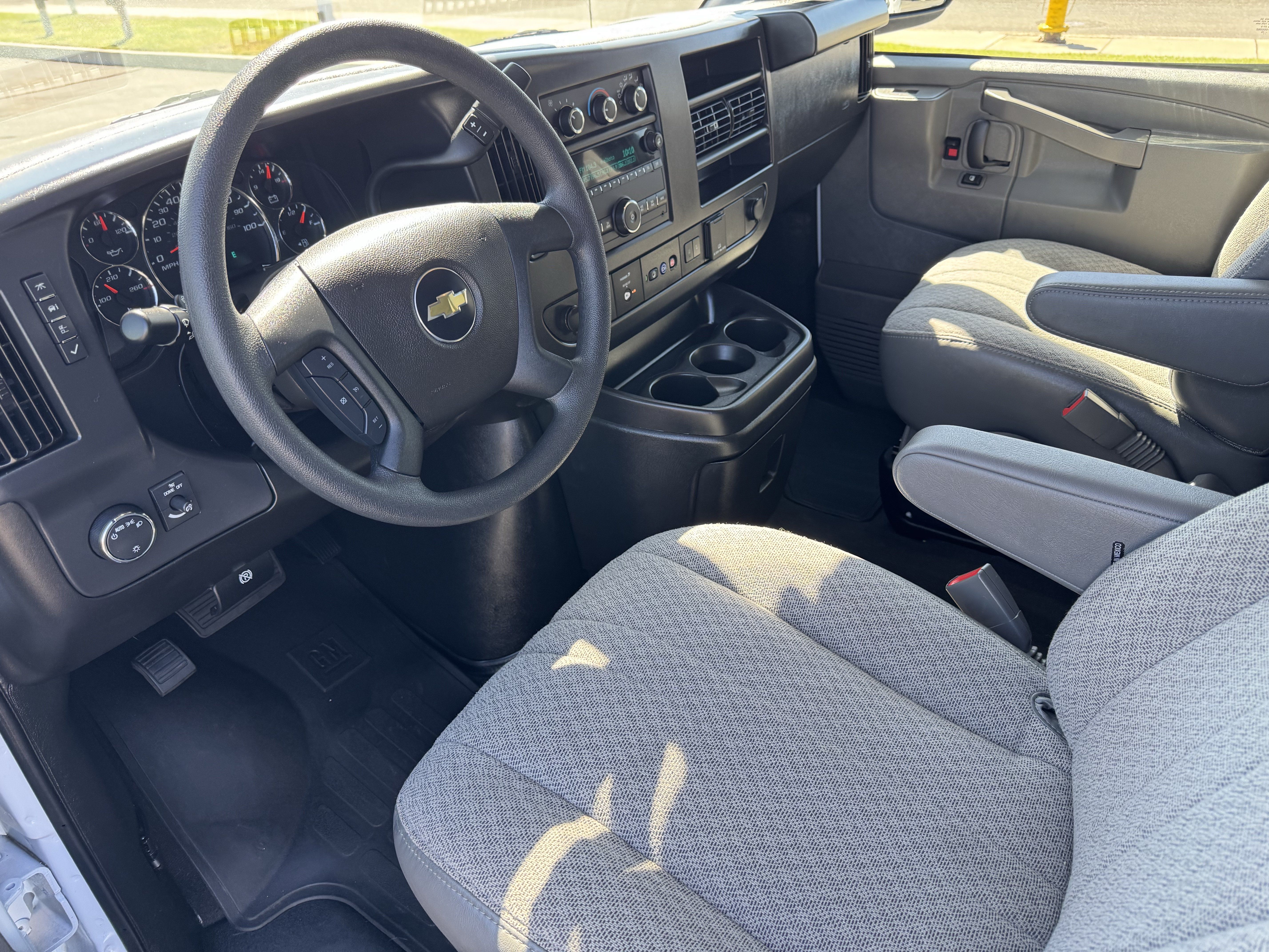 Certified 2025 Chevrolet Express 3500 LT w/ LT Preferred Equipment Group RWD image 9