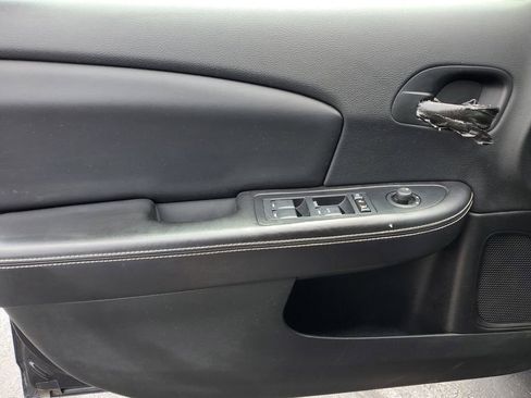 Used 2012 Chrysler 200 Limited FWD image 21