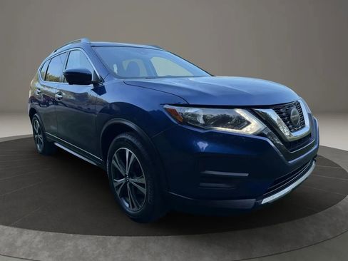 Used 2019 Nissan Rogue SV w/ Sun & Sound Touring Package image 7