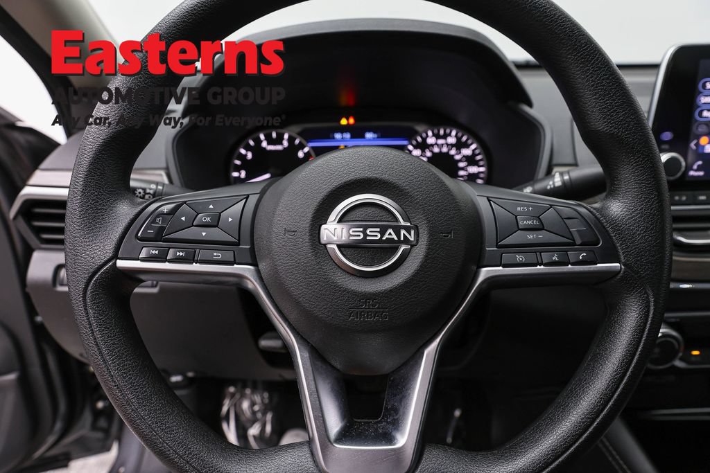 Used 2023 Nissan Altima 2.5 SV AWD/4WD image 11