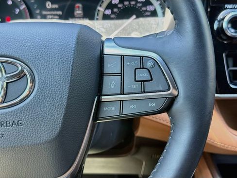 Used 2020 Toyota Highlander Platinum FWD image 40