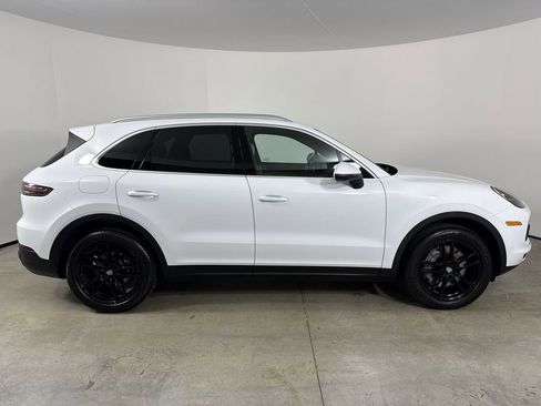 Certified 2023 Porsche Cayenne AWD/4WD image 8
