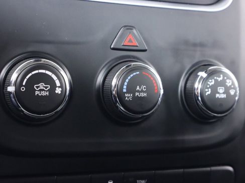 Used 2024 RAM 1500 Classic SLT AWD/4WD image 24