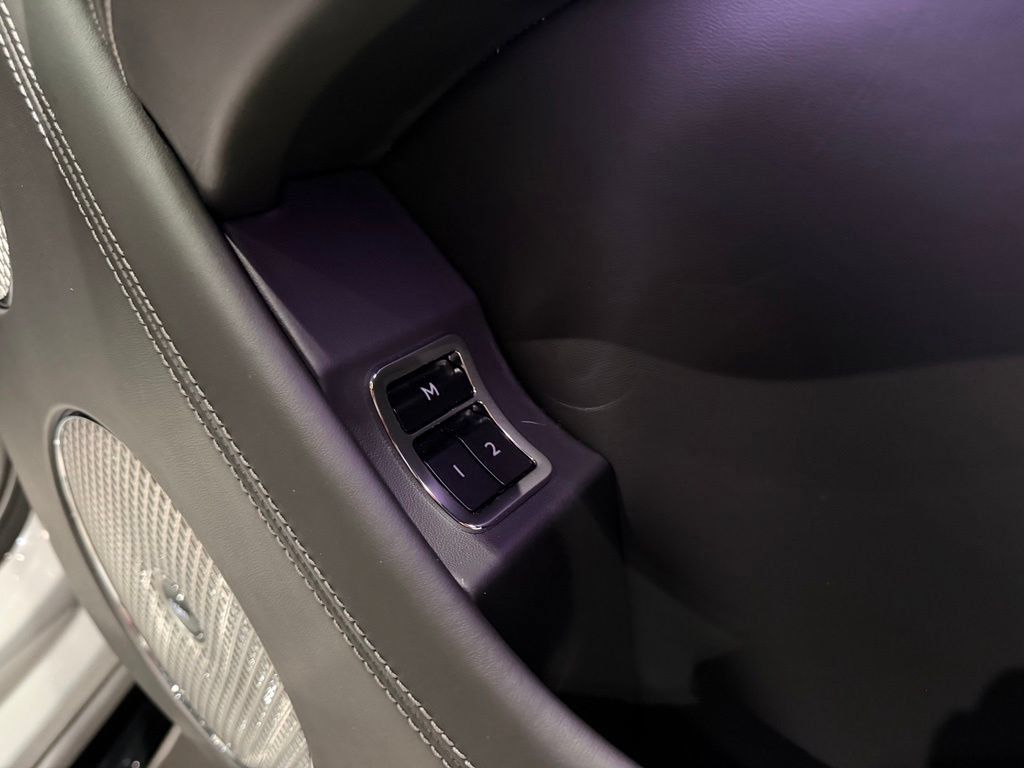 Used 2022 Bentley Bentayga AWD/4WD image 64