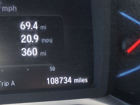 Used 2021 Honda Pilot Special Edition image 2