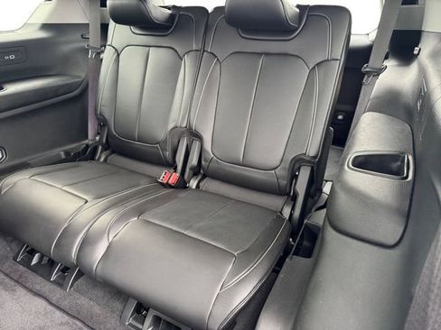 Certified 2022 Jeep Grand Cherokee L Limited w/ Luxury Tech Group II AWD/4WD image 16