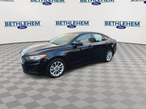 Used 2020 Ford Fusion SE image 4