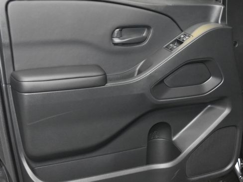 New 2026 Nissan Frontier S image 3