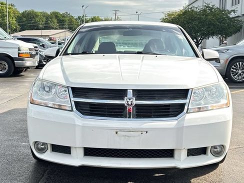 Used 2009 Dodge Avenger R/T FWD image 2