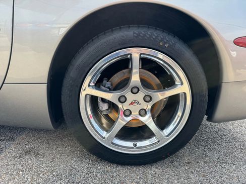 Used 2000 Chevrolet Corvette Convertible w/ Memory Pkg image 17