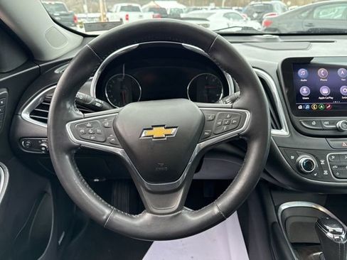 Used 2020 Chevrolet Malibu Premier image 32