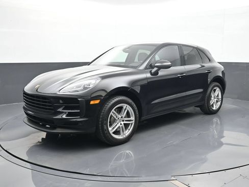 Certified 2020 Porsche Macan AWD/4WD image 1