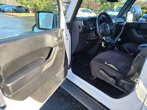 Used 2016 Jeep Wrangler Unlimited Sport w/ Quick Order Package 23S AWD/4WD image 19