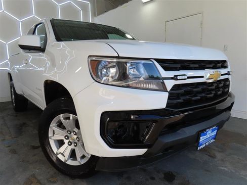 Used 2022 Chevrolet Colorado LT w/ Fleet Safety Package image 2