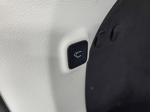 Used 2021 Jeep Cherokee Limited w/ Elite Package image 32