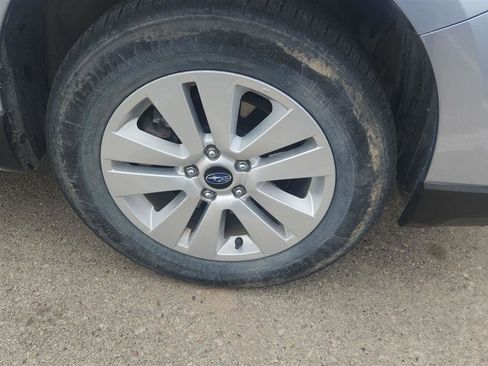 Used 2017 Subaru Outback 2.5i Premium image 2