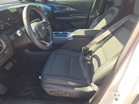 Used 2024 Chevrolet Equinox EV LT FWD image 17