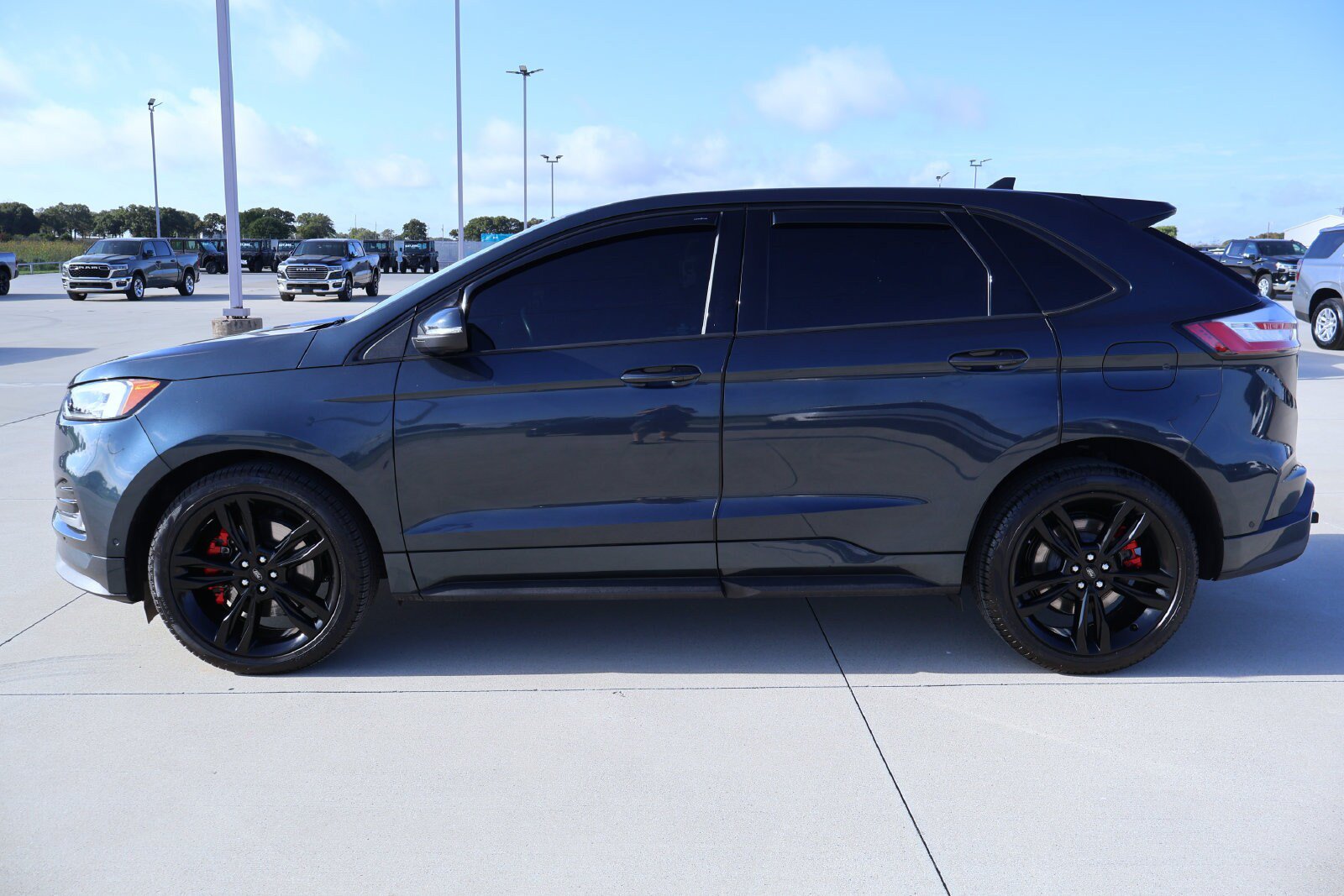 Used 2022 Ford Edge ST w/ Equipment Group 401A AWD/4WD image 2