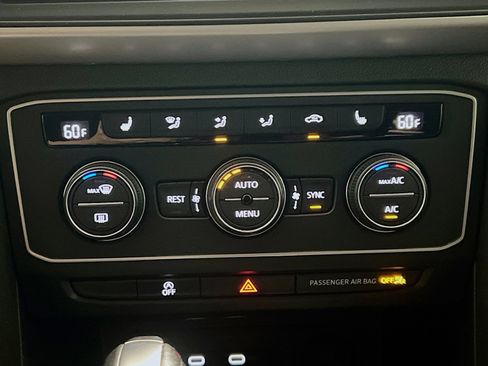 Used 2021 Volkswagen Atlas SE FWD image 11