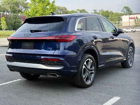 Certified 2025 Audi Q5 Premium w/ Convenience Package AWD/4WD image 7