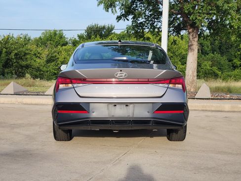Used 2024 Hyundai Elantra Limited FWD image 6