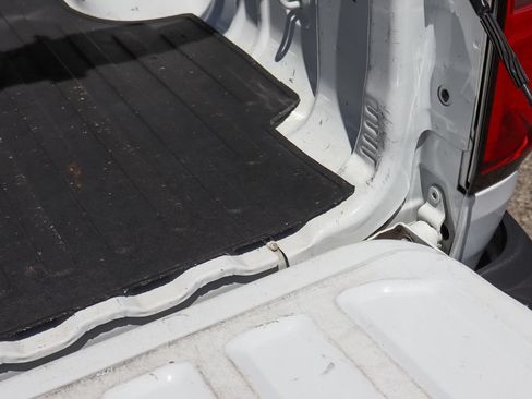 Used 2018 Chevrolet Colorado LT RWD image 9