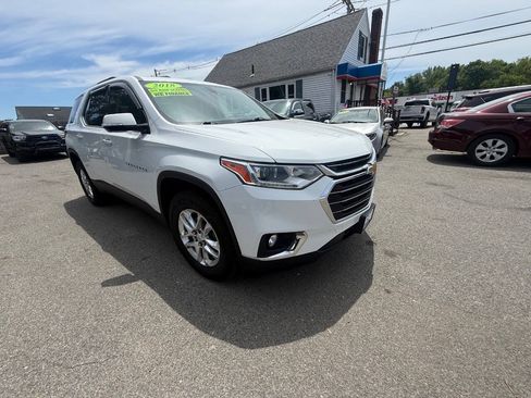Used 2018 Chevrolet Traverse LT w/ LPO, Floor Liner Package AWD/4WD image 1