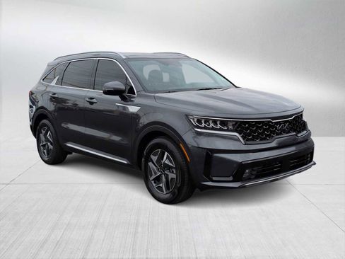 Used 2023 Kia Sorento EX w/ Panoramic Sunroof Package image 2