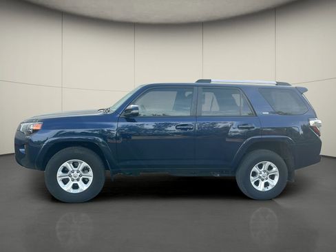 Used 2024 Toyota 4Runner SR5 Premium w/ Moonroof Package image 4