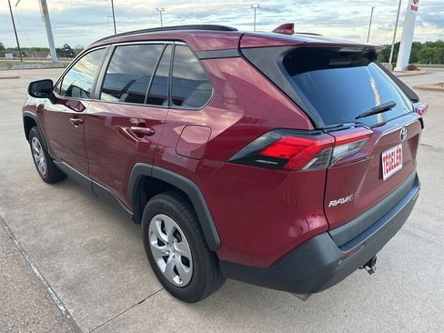 Used 2019 Toyota RAV4 LE AWD/4WD image 5